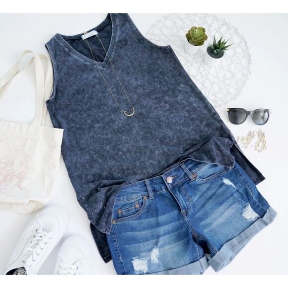 Zenana Outfitters Tops - NWOT Zenana Blue Grey Mineral Wash Vneck Tunic Top Side Slit Sizes 1X-3X